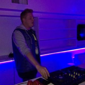 Meet your Posher, Jay